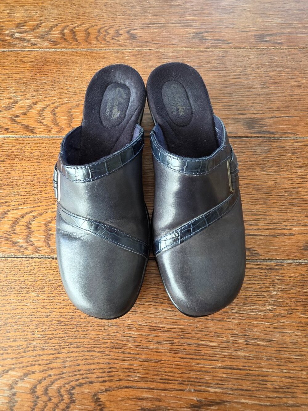 Clarks Collection Brown Leather Crocodile Trim Clog Mules - Size 7M